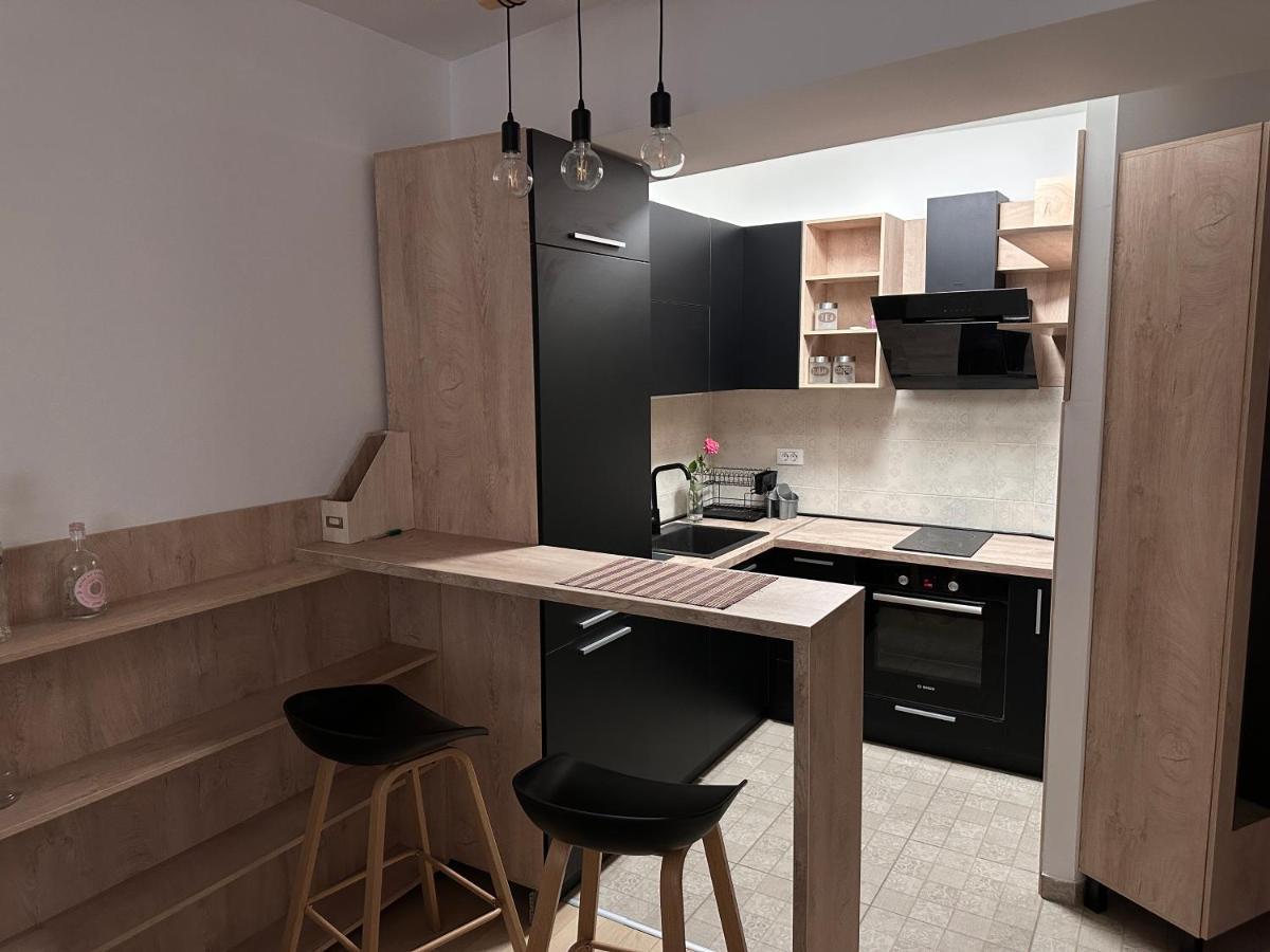 Dow Apartments - Luxury 13Th Floor, Parking 斯科普里 外观 照片