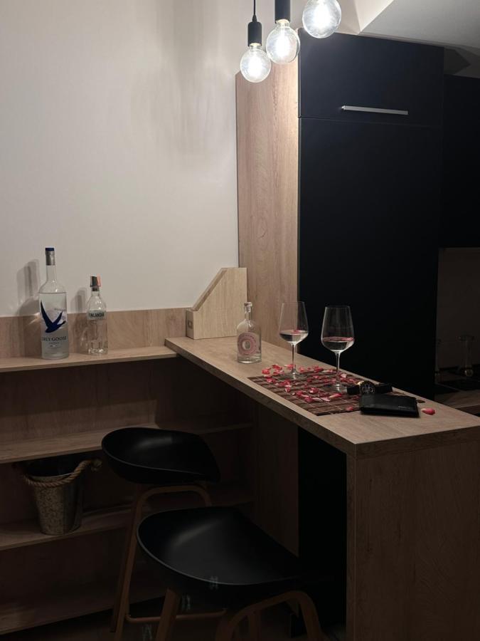Dow Apartments - Luxury 13Th Floor, Parking 斯科普里 外观 照片
